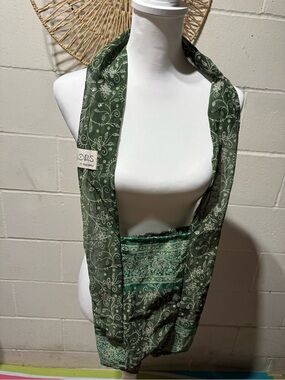 Colors by Padmini Green Floral bag